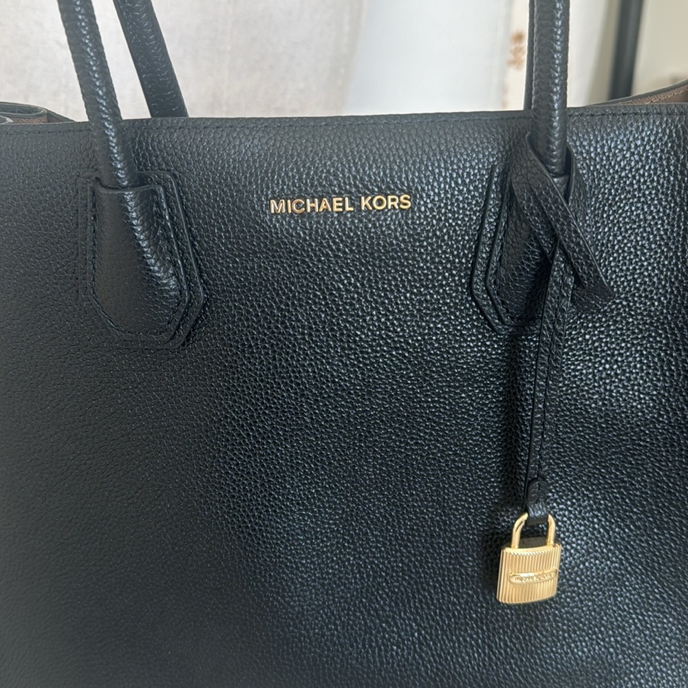 Michael Kors Mercer Large Bag - Picture 2 of 4